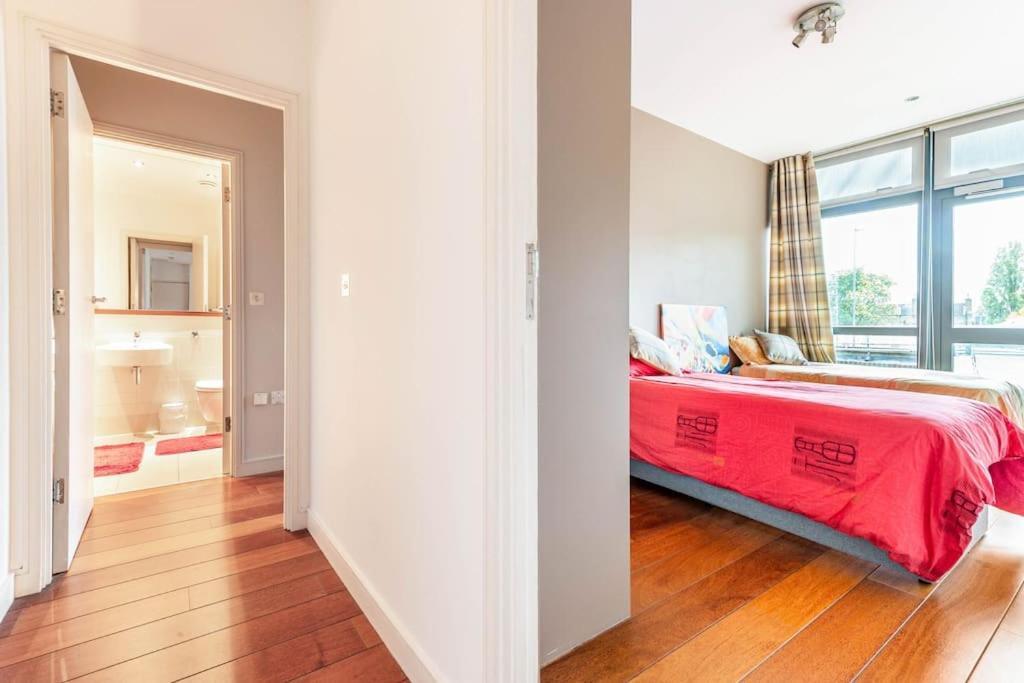 Luxurious Flat Sunny, Quiet, Design, Lift, Balcony Leilighet London Eksteriør bilde