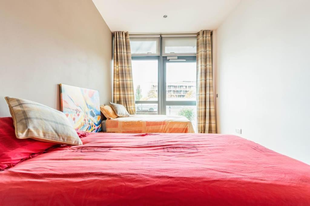 Luxurious Flat Sunny, Quiet, Design, Lift, Balcony Leilighet London Eksteriør bilde
